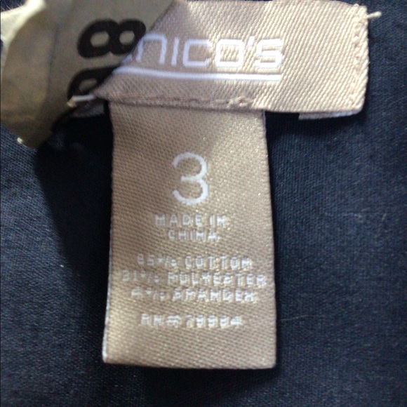 Chico’s navy blue button down shirt/chest pockets - Picture 3 of 3